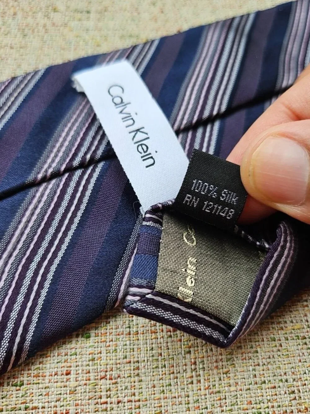 Calvin Klein Men Tie Multi Color Striped Necktie 100% Silk Classic Tie